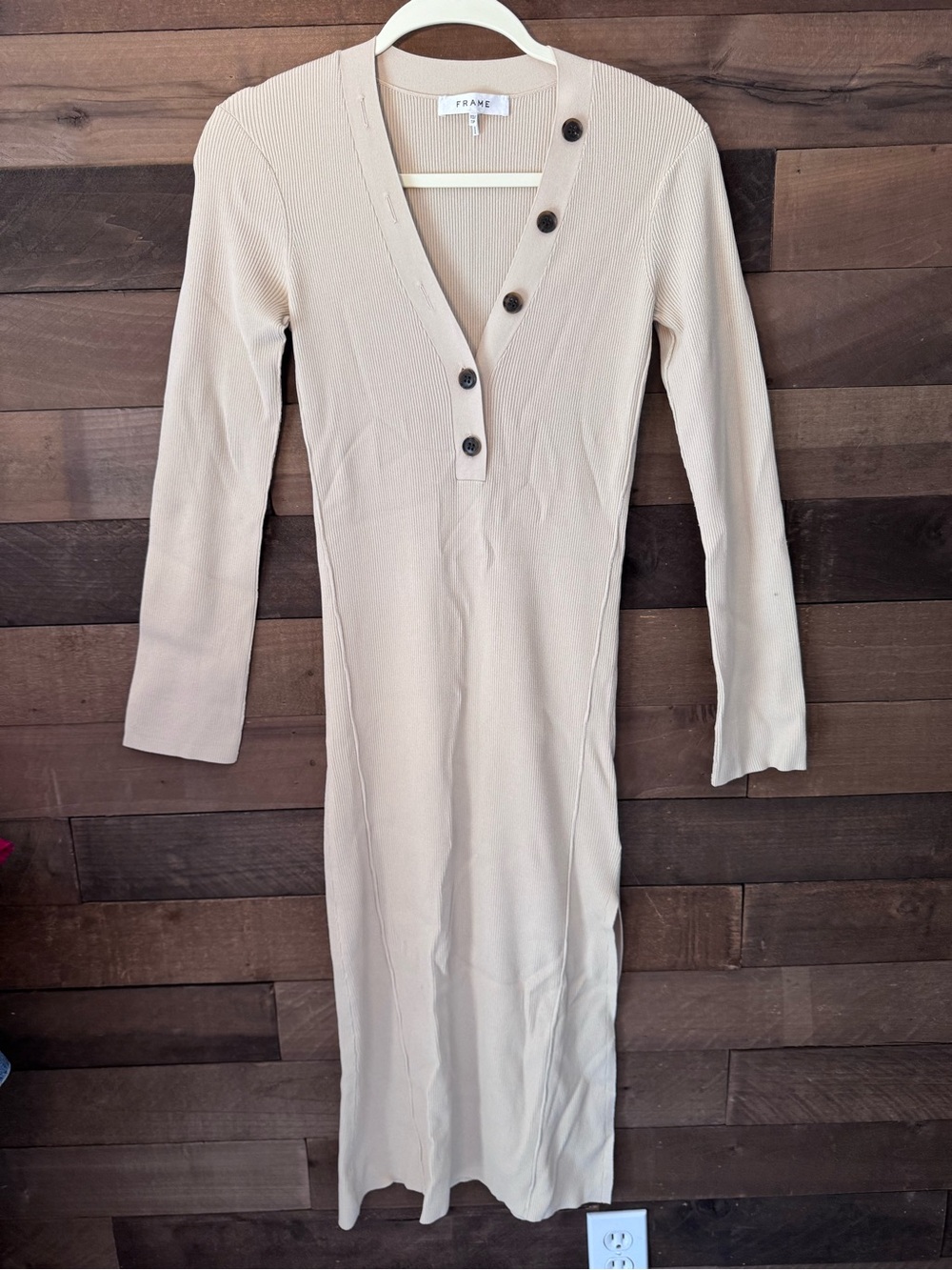 NWOT Frame Denim Beige Long Sleeve Ribbed V‑Neck Button Midi Dress